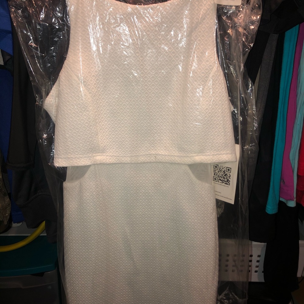 Dress - Picture 2 of 2